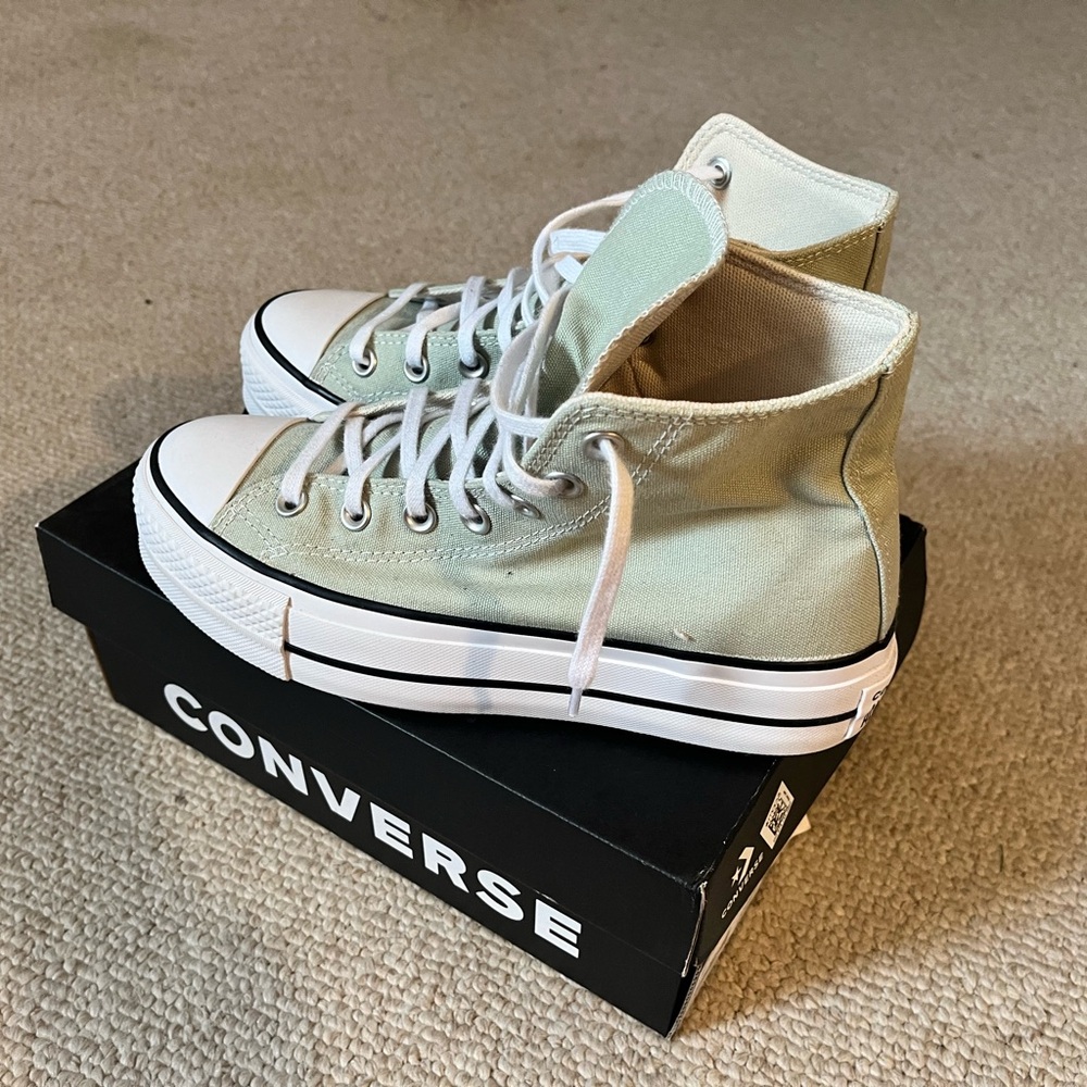 Sage green platform converse. Size 7 Woman’s size 5 Men’s. New with box.